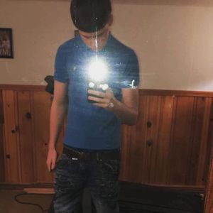 Meet your Posher, Dennis